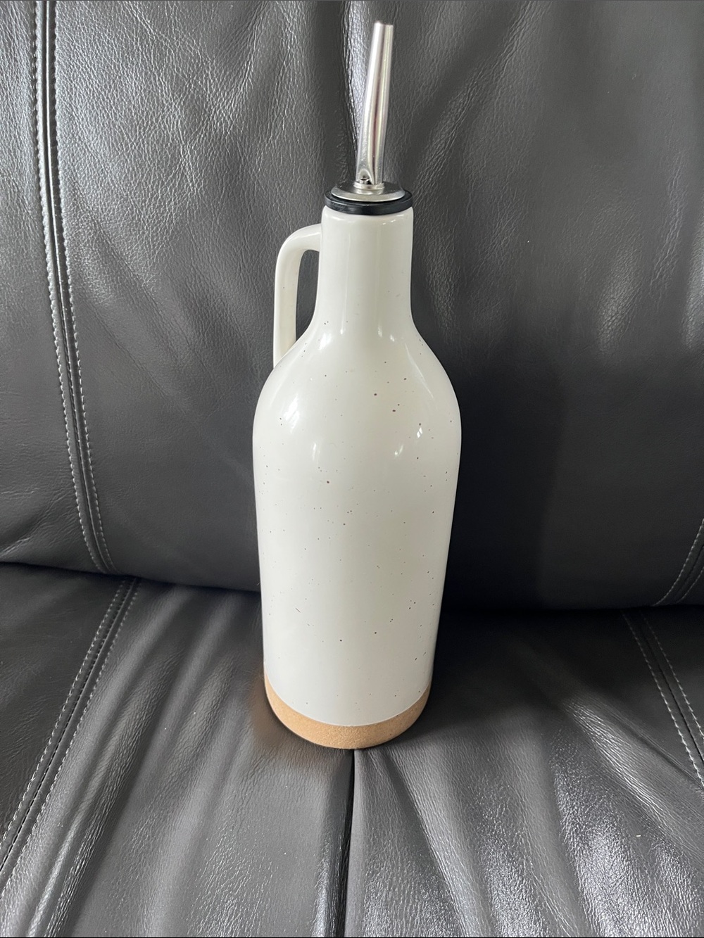 B.White Ceramic Oil Pourer Bottle with Cork Base